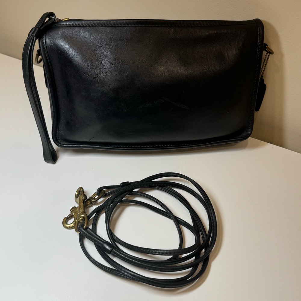 Vintage Coach 9455 Black Leather Zippered Clutch / Basic Bag (1980s–Early 1990s) - Picture 11 of 16